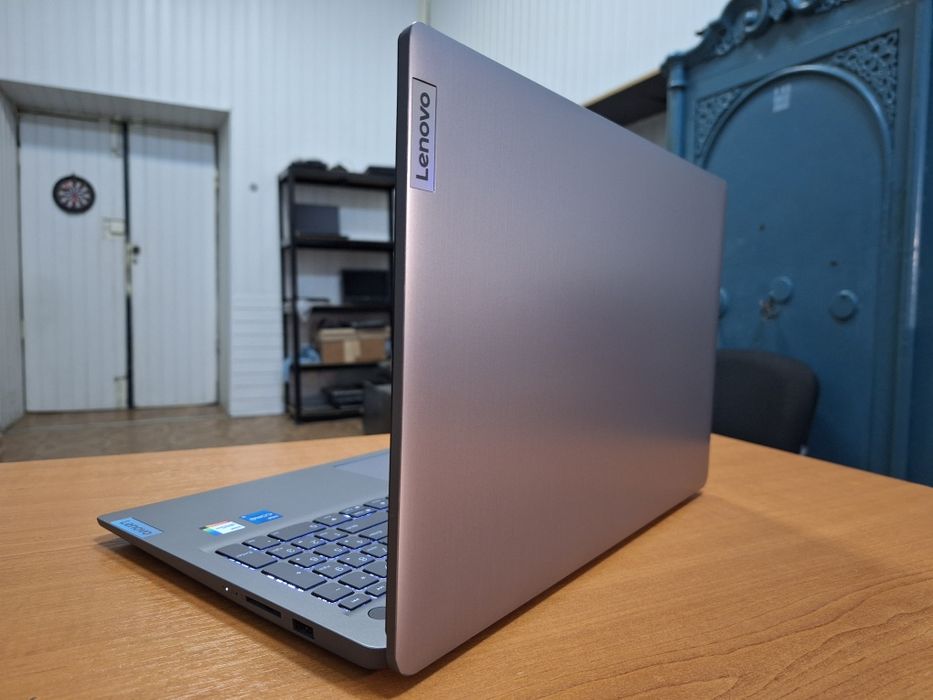 Lenovo IdeaPad 3 15IAU7 i5-1235U IrisXe Graphics 2Gb DDR4 16Gb SSD 512