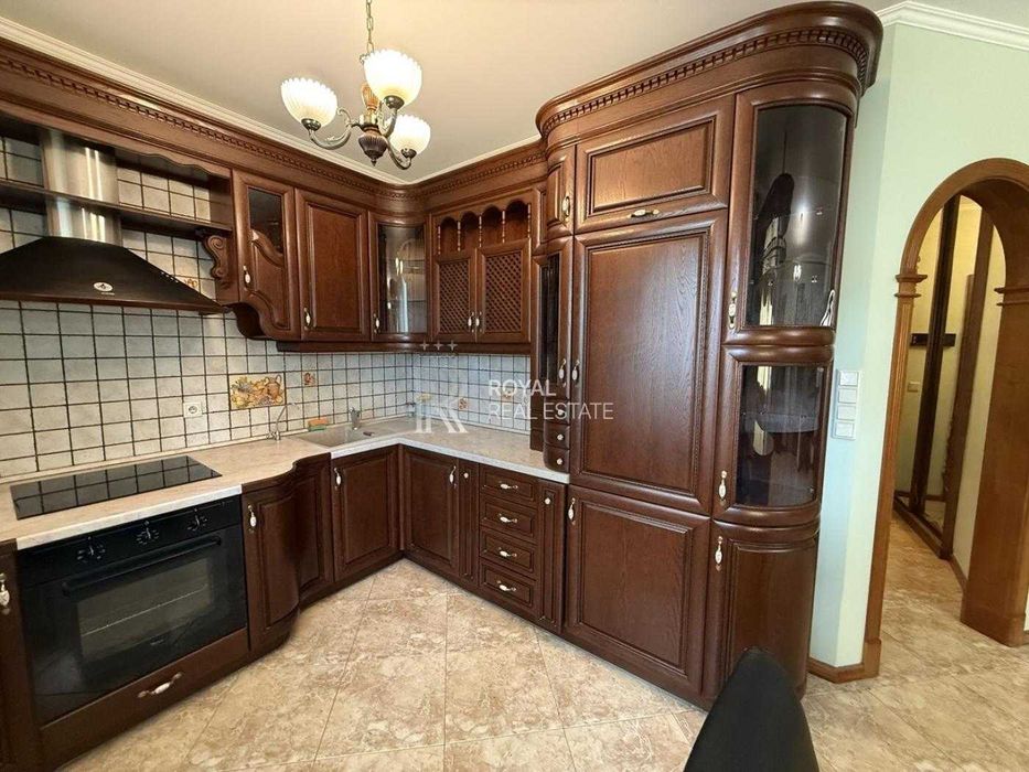 Продаж Квартири 76 м2, вул. Салютна 1б, метро Нивки, Шевченківський район