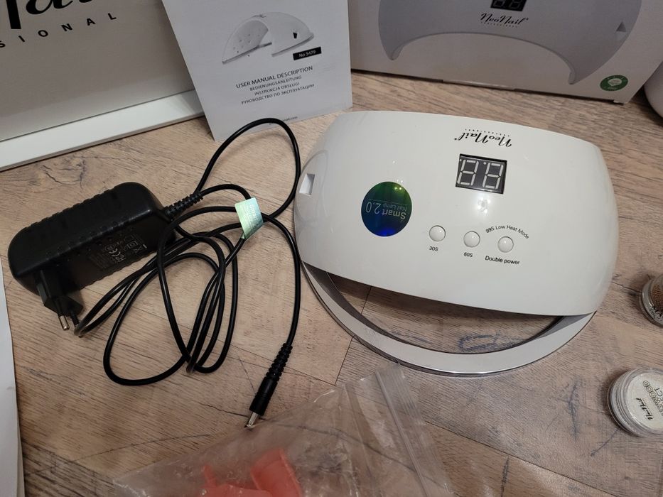 Lampa UV z zestawem do hybryd