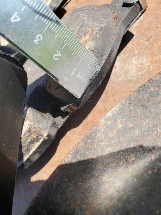 КОЛОДКИ  передние  VW PASSAT Б 8 . 5Q0615115 оригинал