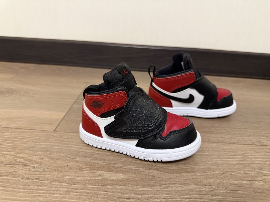 Кросівки дитячі Jordan 23.5-24 розмір