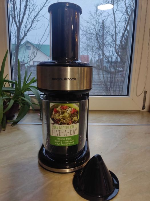 Спіралізатор Morphy Richard Spiralizer ,овочерізка спіральна.