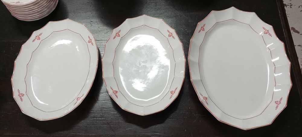 Serviço de jantar 12 pessoas porcelana S.P. Coimbra