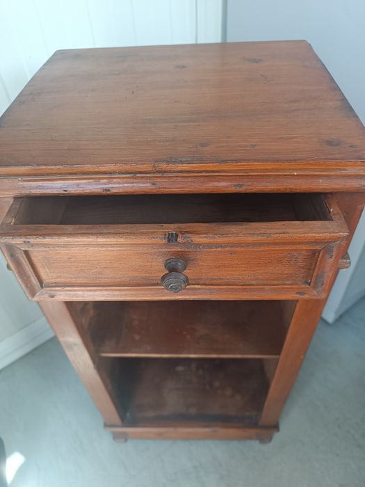 Mesa de cabeceira madeira