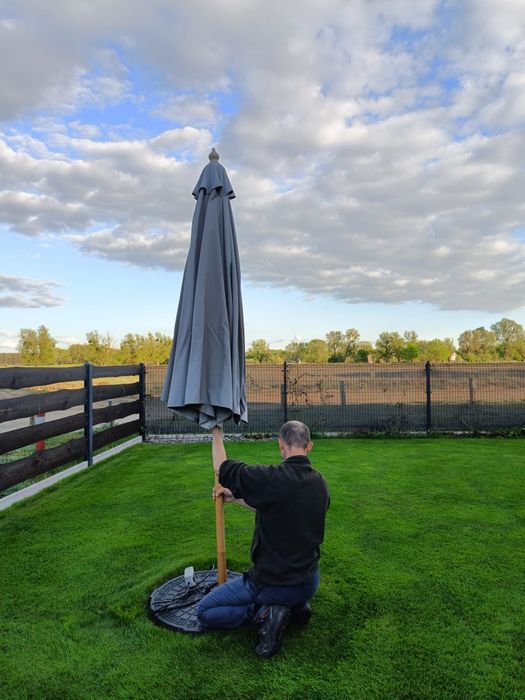 Parasol ogrodowy solidny w b.dobrym stanie duży śr. 300 cm z podstawą