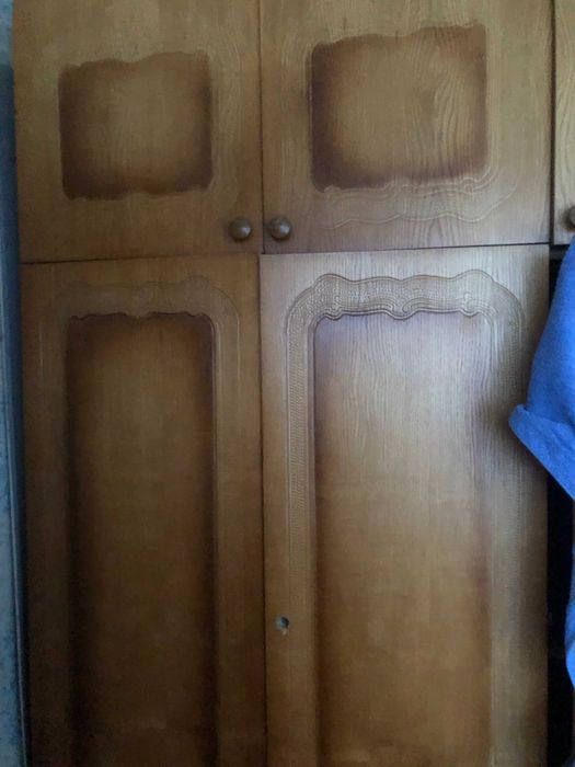 Продам квартиру на Алмазному . Поруч з зупинкою.