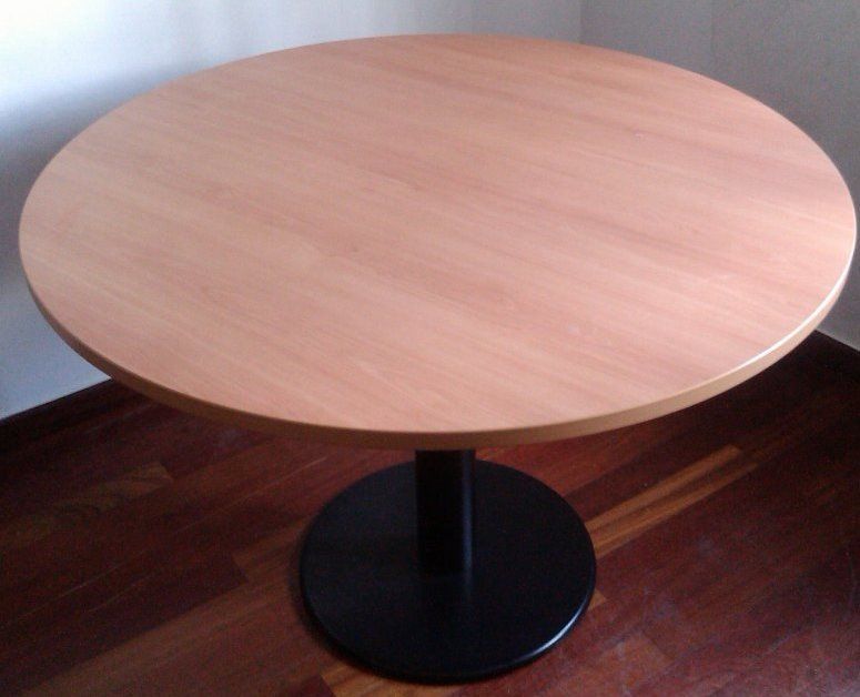 Mesa Redonda para Sala de Reunião 1100x750mm Melamina (Nova)
