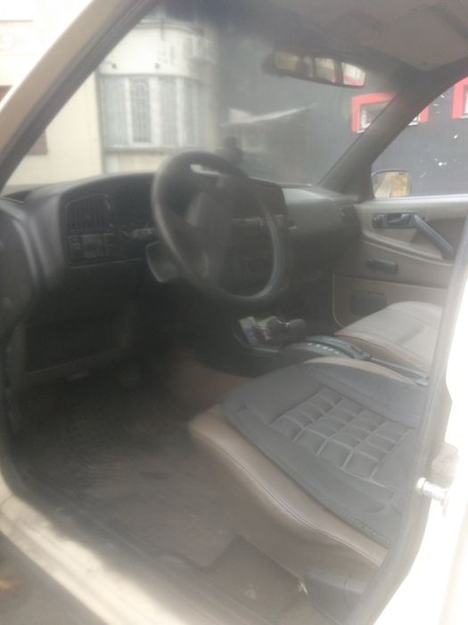 Продам Фольксваген Пассат б3 универсал автомат 1.8 1991г