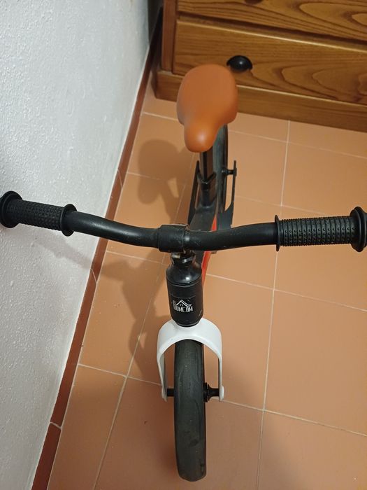 bicicleta sem pedais criança