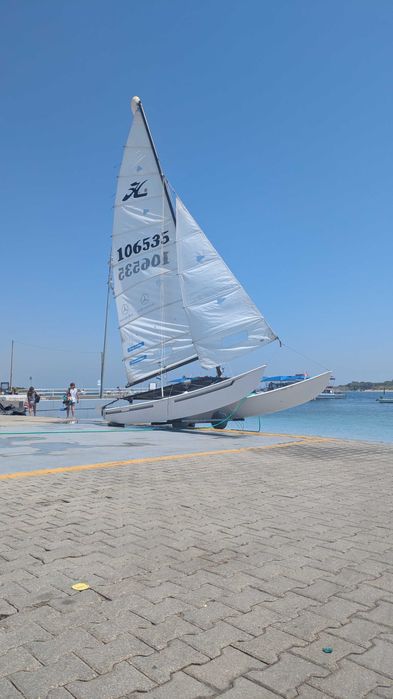 Catamarã à vela Hobie Cat 16