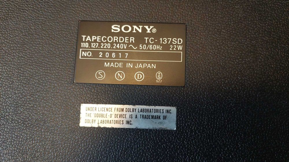 Magnetofon kasetowy SONY TC-137 SD