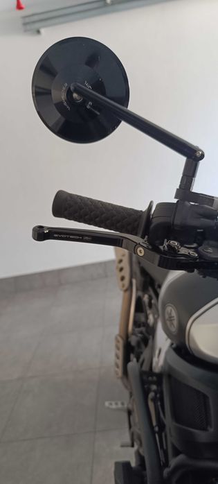 Yamaha Xsr 700...