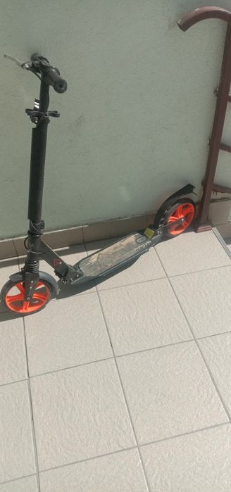 Продам самокат б/у.