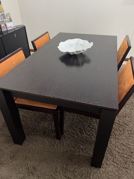 Table with 4 Chairs64729878630658121