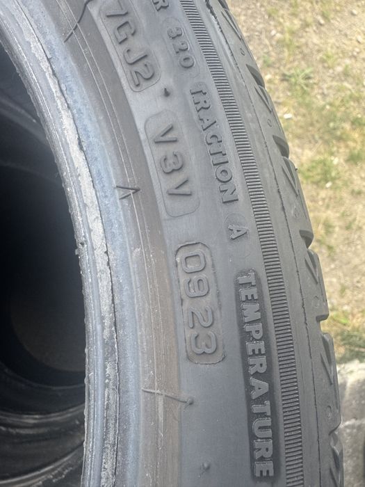 Шини 225/40 R19 Bridgestone Turanza T005