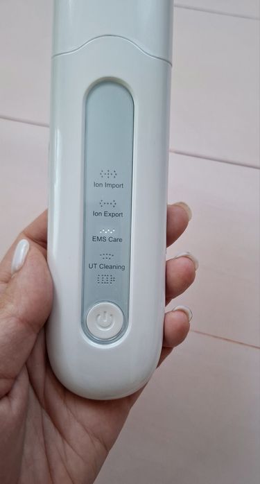 Очиститель пор Ультразвуковий іонний скрабер очисних ABOUT