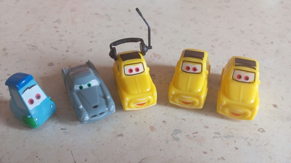 Киндер сюрприз сок-игрушки машинки Тачки  30 грн 1 шт.