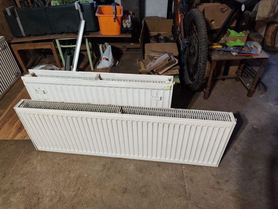 Grzejniki dwu i trzypłytowe