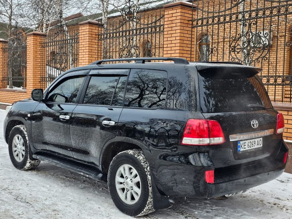 Toyota Land Cruiser 200