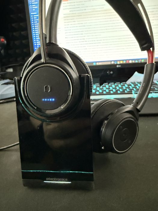 Planteonics Voyager B825 Headset