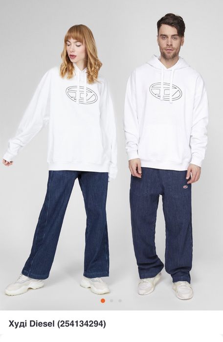 Худи Diesel, белого цвета.
