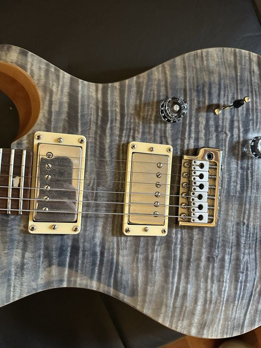 PRS SE Custom (Captadores Dimarzio Air Classic)