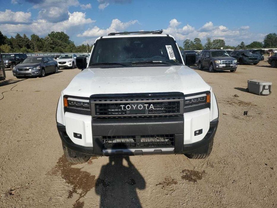 Розборка Toyota Land Cruiser Prado 250 кузовні частини