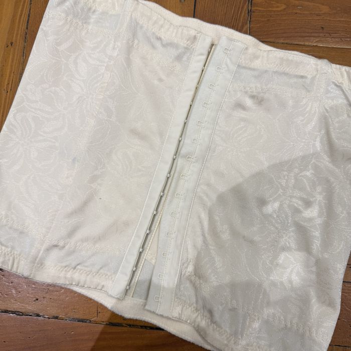 молочный корсет