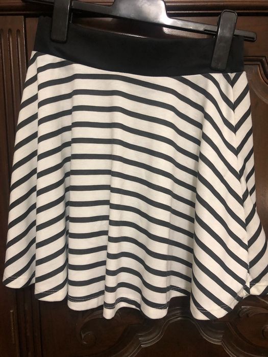 Saia preto e branco