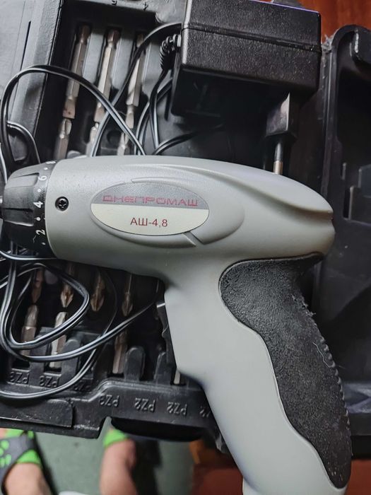 Продам шуруповерт