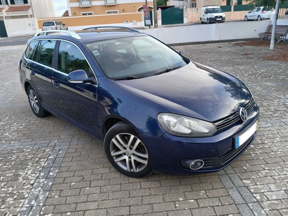 VW Golf Variant 2.0 TDi Confortline DSG 140 cv