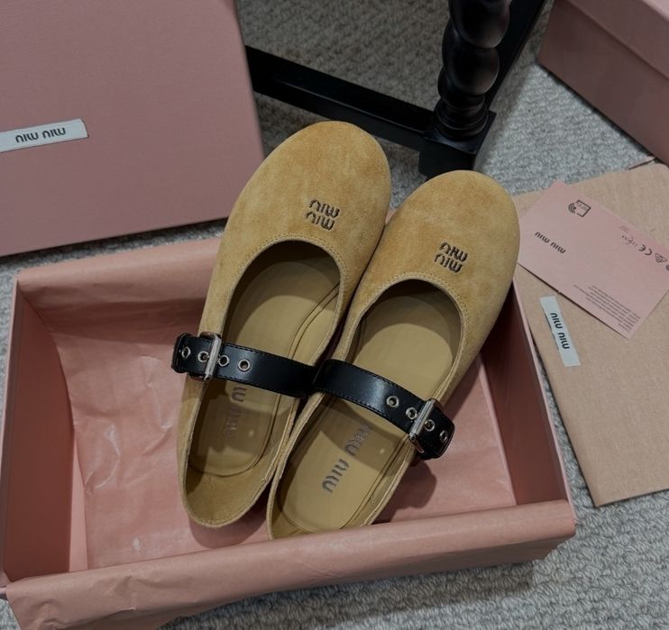 Miu Miu półbuty damskie zamszowe eleganckie