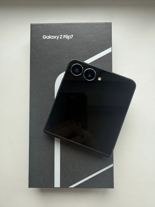Samsung Galaxy Z Flip7 12/512GB | Jetblack | Stan IDEALNY | Bateria 98%