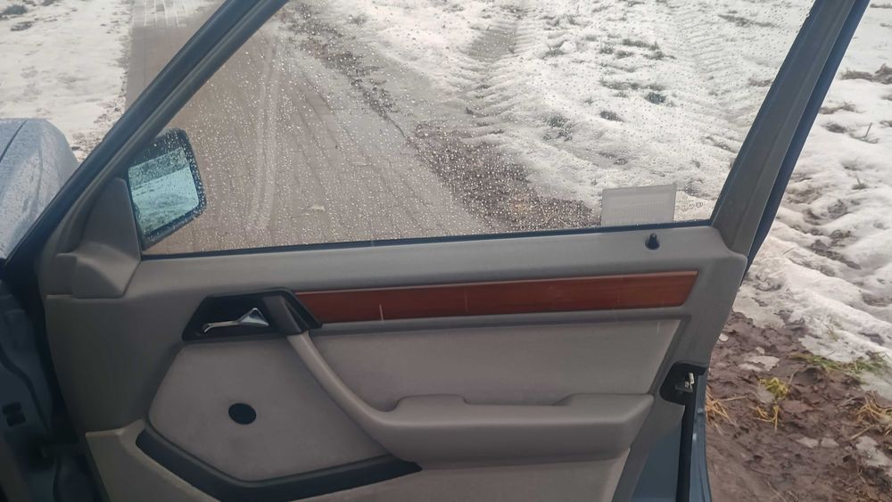 Sprzedam Mercedes w 124