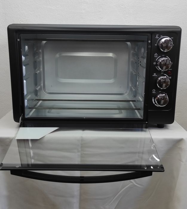 Духовка Grunhelm GN50AC 50 л с конвекцией