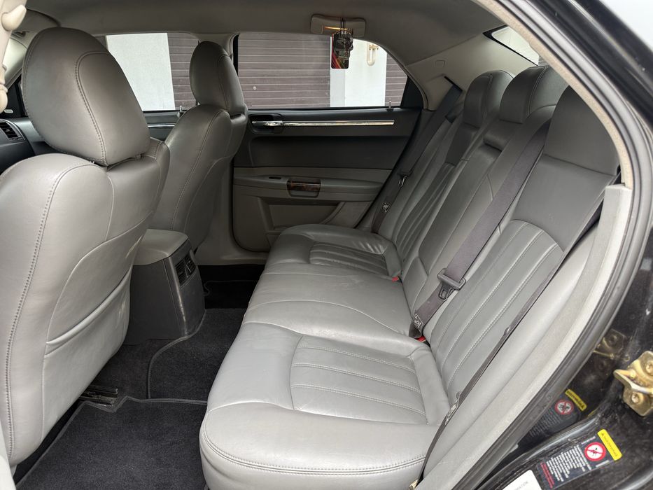 Продам Chrysler 300C