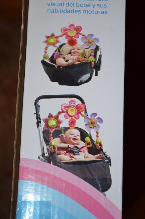 Іграшка на коляску