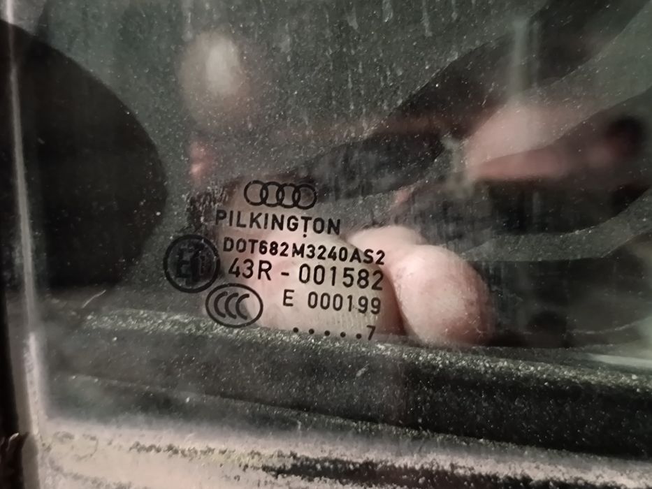 Ramka drzwi Audi a3 8p 3drzwiowa mechanizm, szyba
