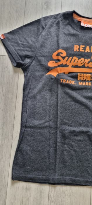 Superdry L.     .