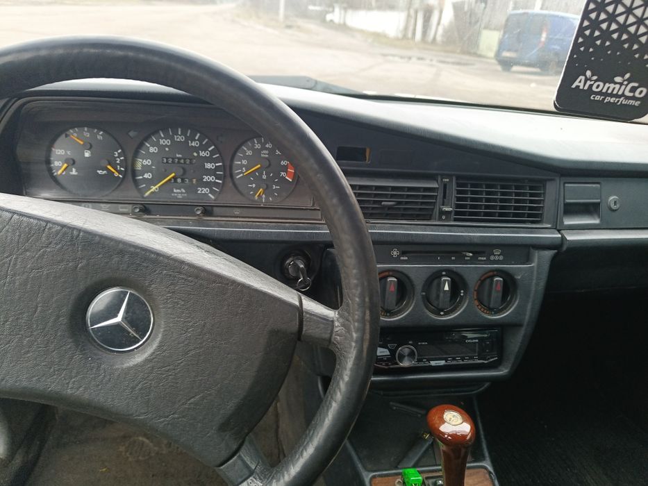 Mercedes 190 2,0 газ бензин