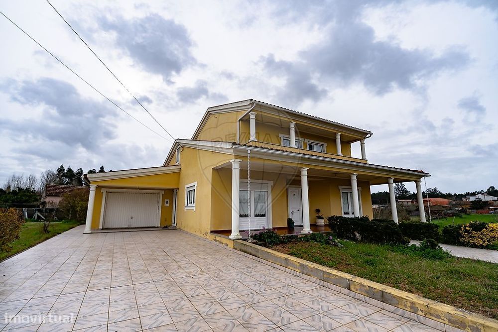 Moradia T4 para venda