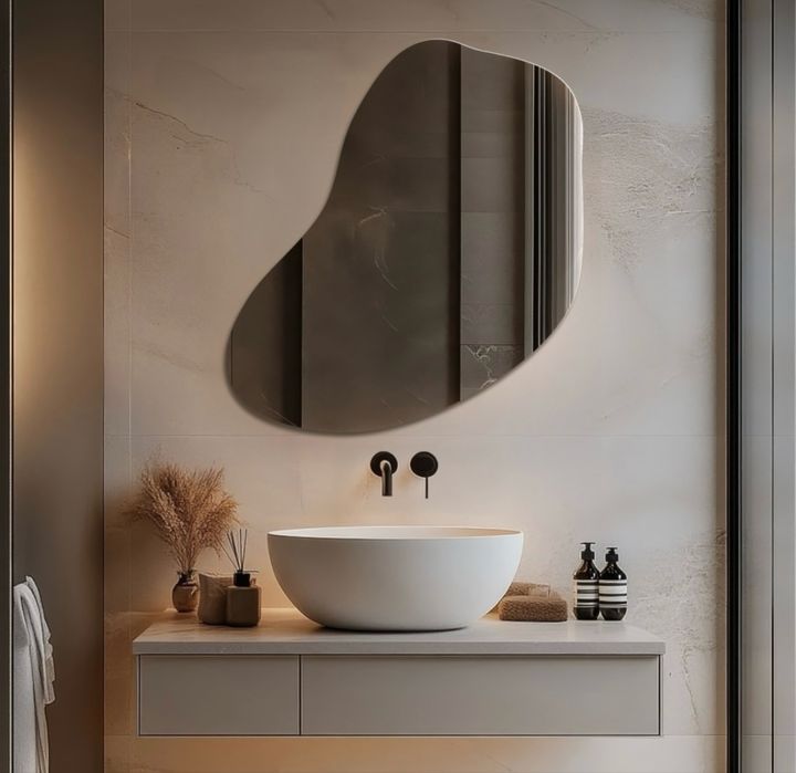 Lustro o nieregularnym kształcie