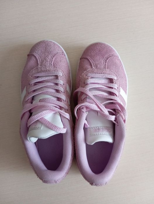 Кросівки для дівчинки