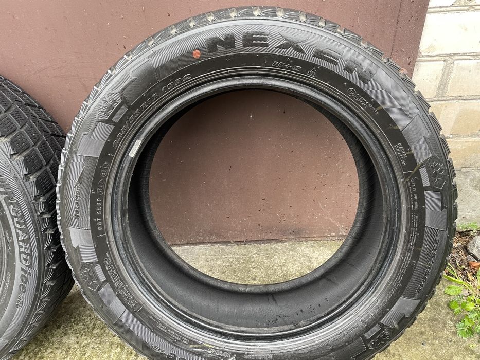 Зимові шини Nexen 235/55 R18, комплект 4 шт., гарний стан