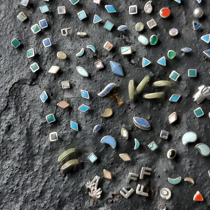 Brincos pequenos em prata