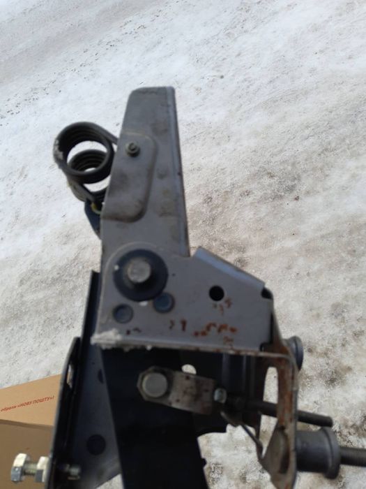 Педаль сцепления Мазда 6 2002-2007гг