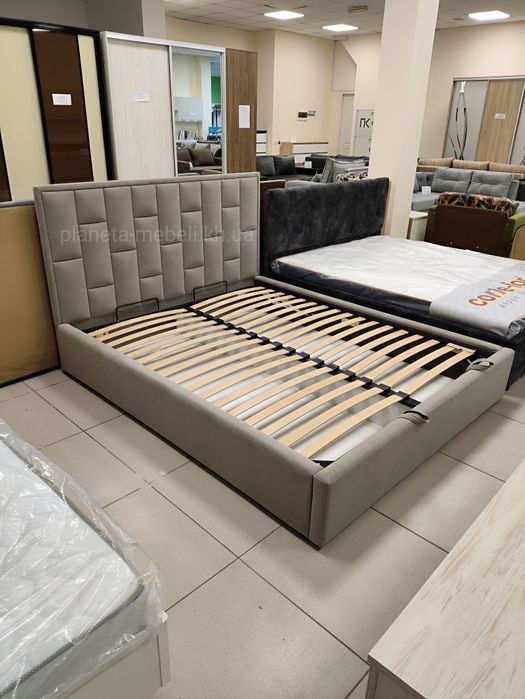Ліжка м'які тканеві в наявності та під замовлення, знижки на матраси