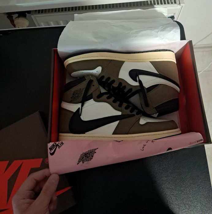 Nike jordan 1 high travis scott