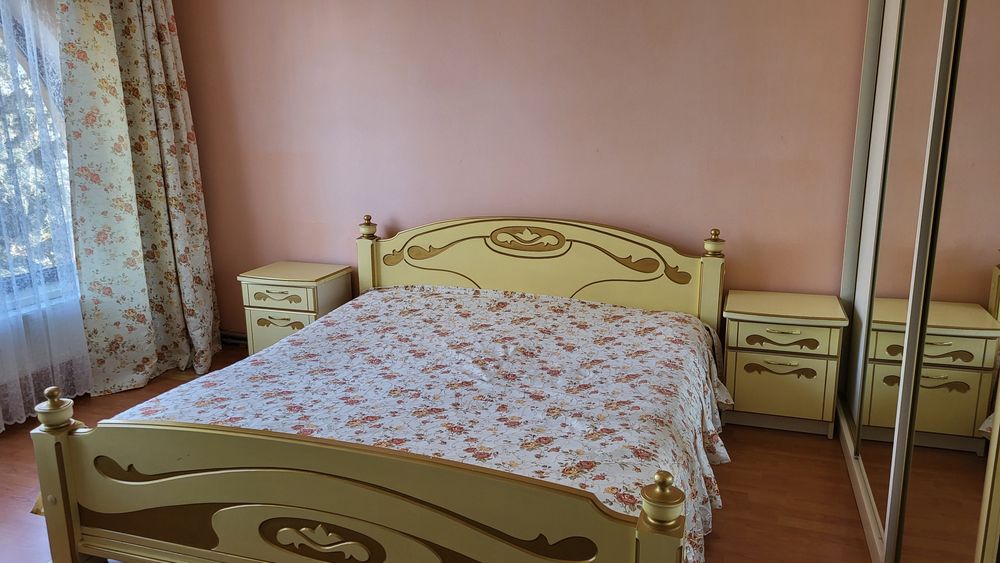 Спальня з масиву бука