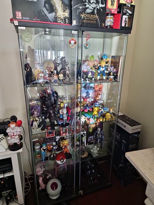 4 Vitrines de vidro IKEA. Modelo Detolf. Já descontinuadas e raras. Em muito bom estado.